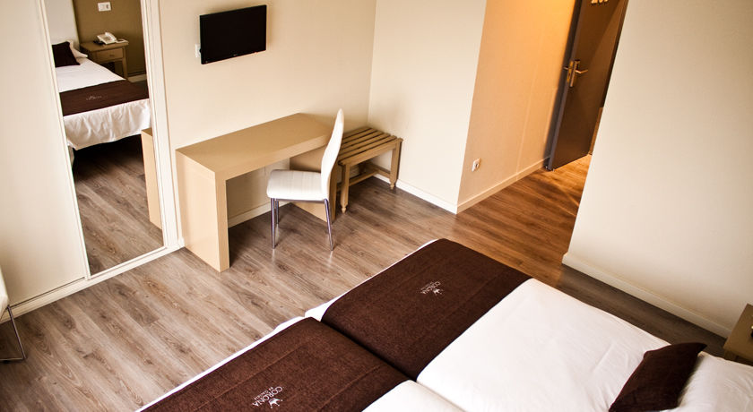 Hotel Corona De Galicia Valga Ngoại thất bức ảnh