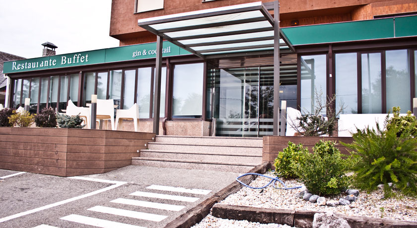 Hotel Corona De Galicia Valga Ngoại thất bức ảnh